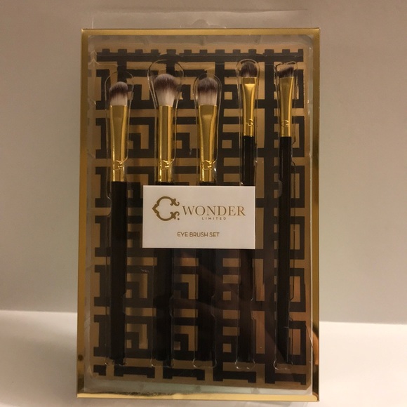 C. Wonder Other - New C. Wonder limited eye brush set in black